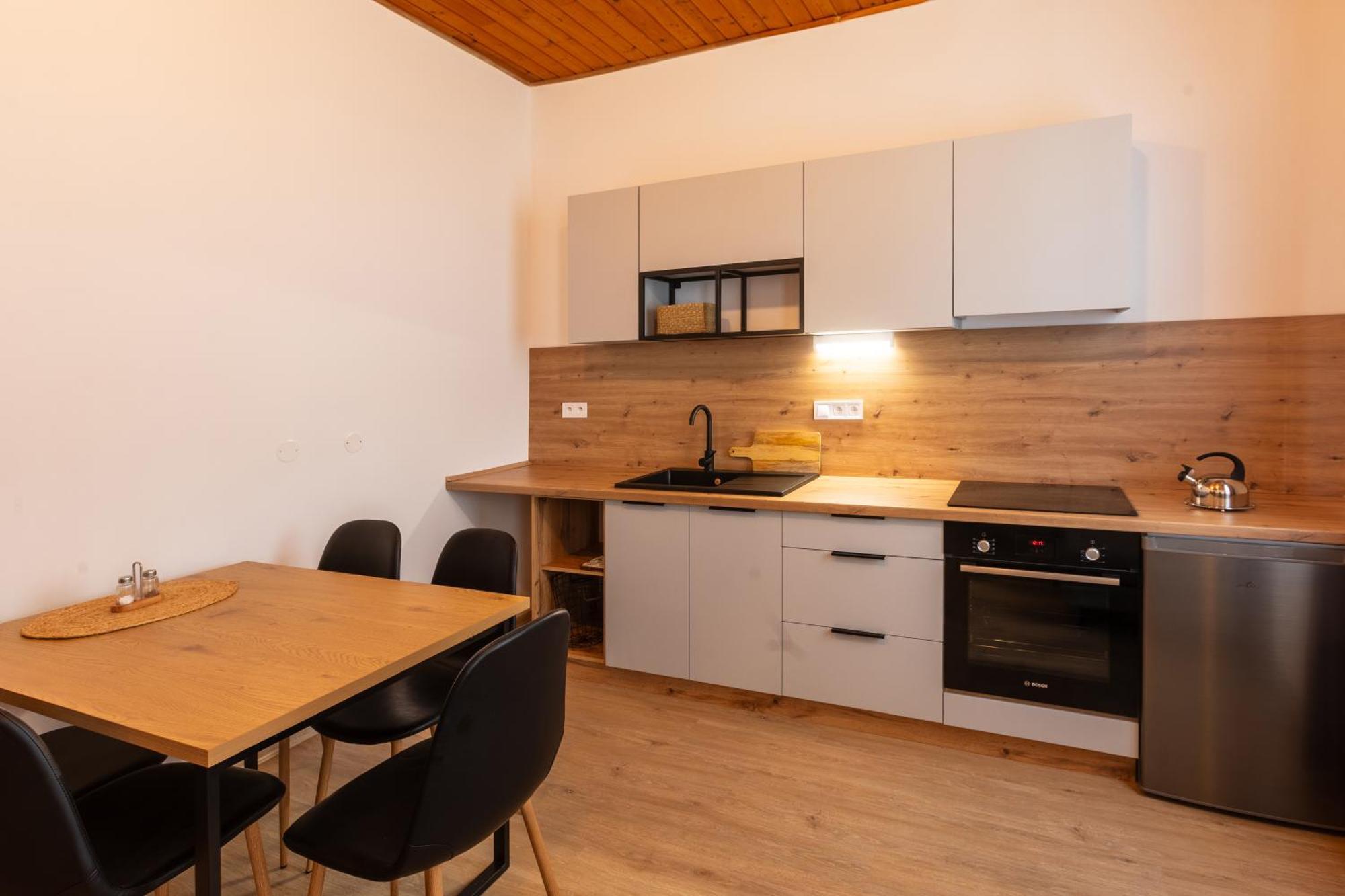 Hotel Atlas Τσέσκε Μπουντεγιόβιτσε Εξωτερικό φωτογραφία