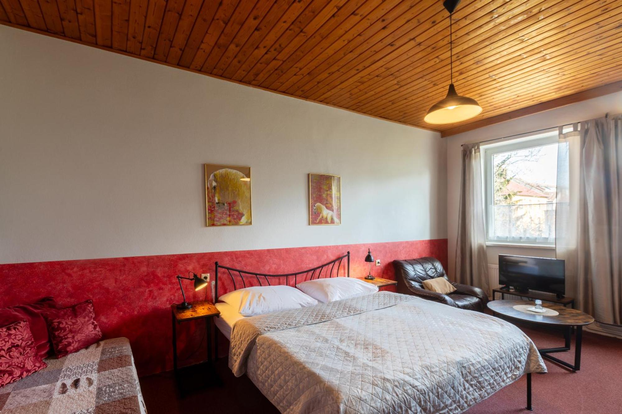 Hotel Atlas Τσέσκε Μπουντεγιόβιτσε Εξωτερικό φωτογραφία